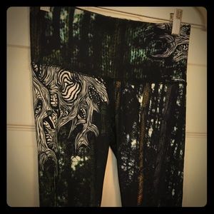 Soft and stretchy patterned leggings